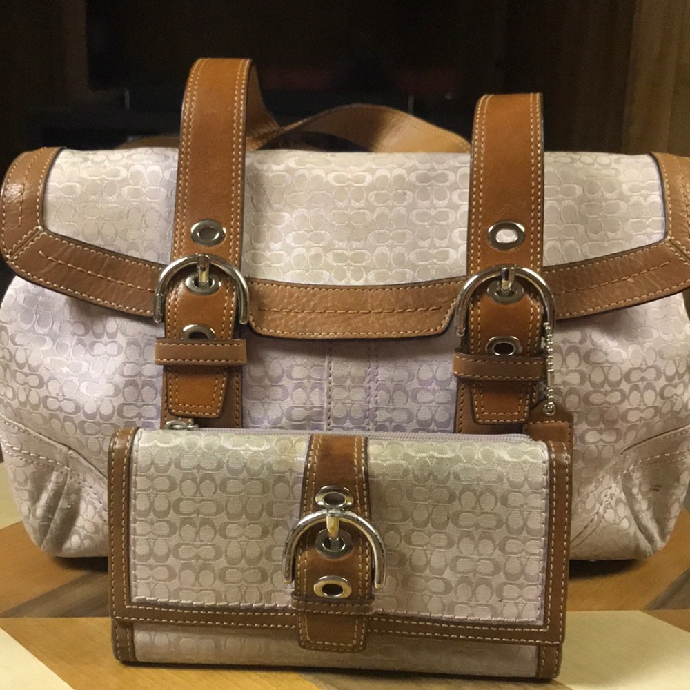 Coach purse and wallet